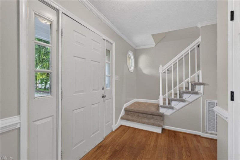 Photo 5 of 42 residential for sale in Newport News virginia