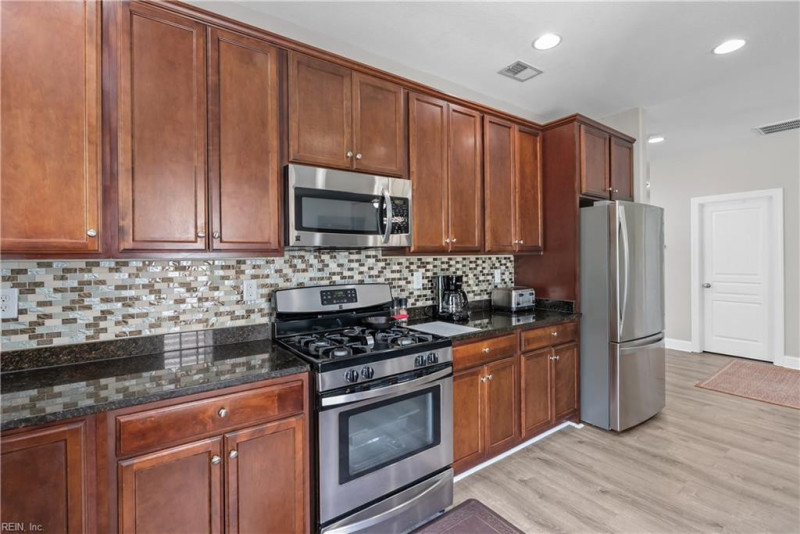 Photo 14 of 44 residential for sale in Virginia Beach virginia