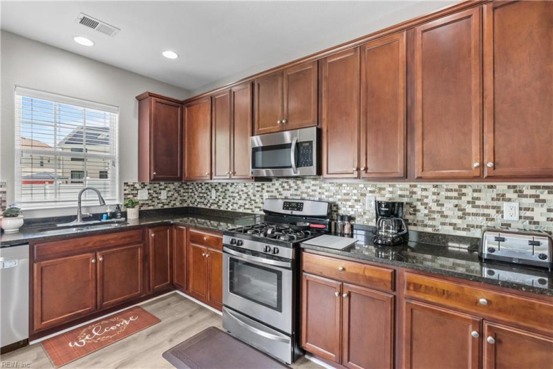 Photo 16 of 44 residential for sale in Virginia Beach virginia