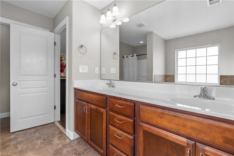 Photo 32 of 44 residential for sale in Virginia Beach virginia