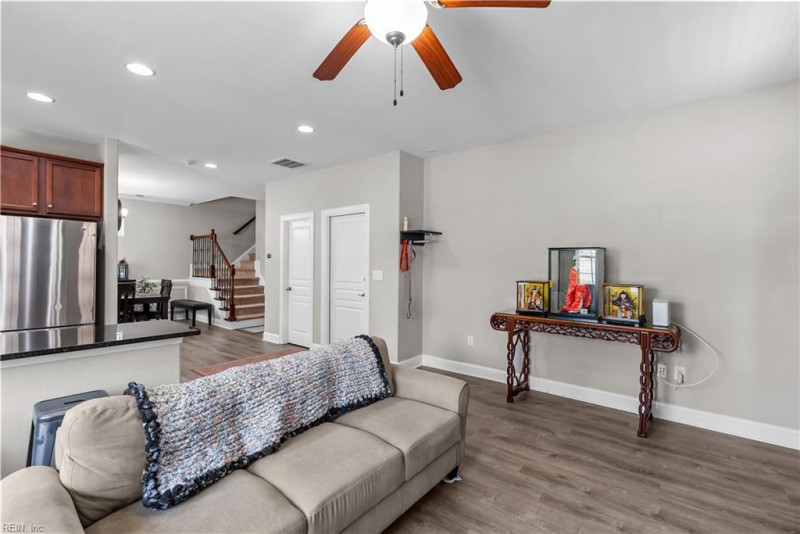 Photo 5 of 44 residential for sale in Virginia Beach virginia