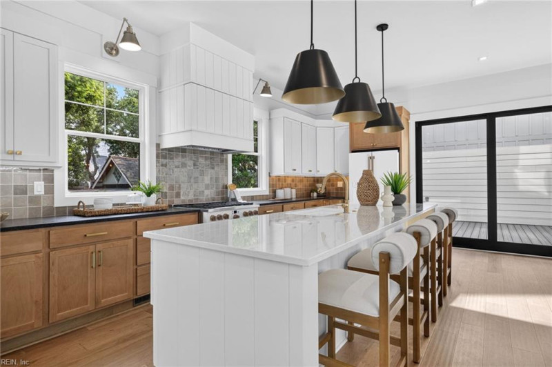 Photo 11 of 40 residential for sale in Virginia Beach virginia