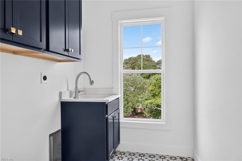 Photo 21 of 40 residential for sale in Virginia Beach virginia