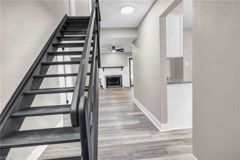 Photo 10 of 19 residential for sale in Chesapeake virginia