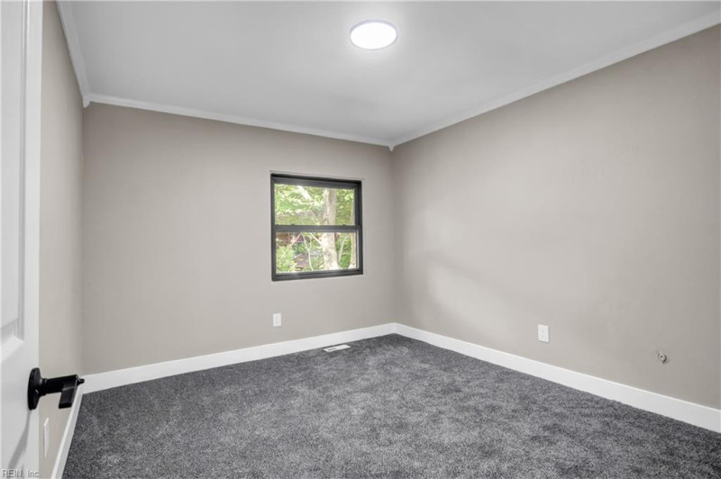 Photo 12 of 19 residential for sale in Chesapeake virginia