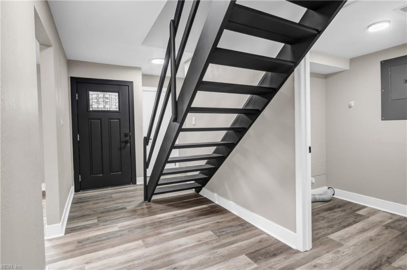 Photo 2 of 19 residential for sale in Chesapeake virginia