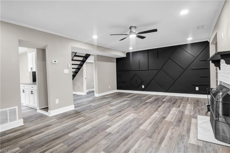 Photo 4 of 19 residential for sale in Chesapeake virginia