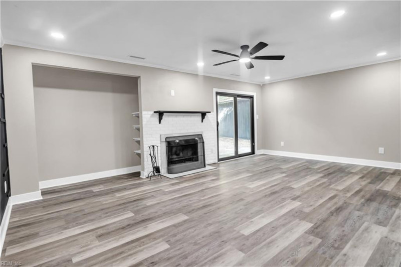 Photo 5 of 19 residential for sale in Chesapeake virginia