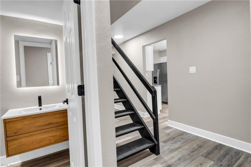 Photo 6 of 19 residential for sale in Chesapeake virginia