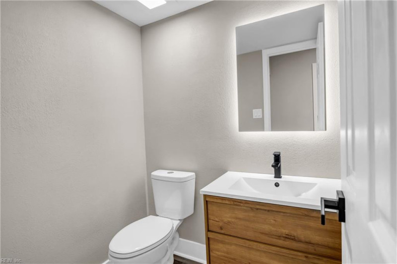 Photo 7 of 19 residential for sale in Chesapeake virginia