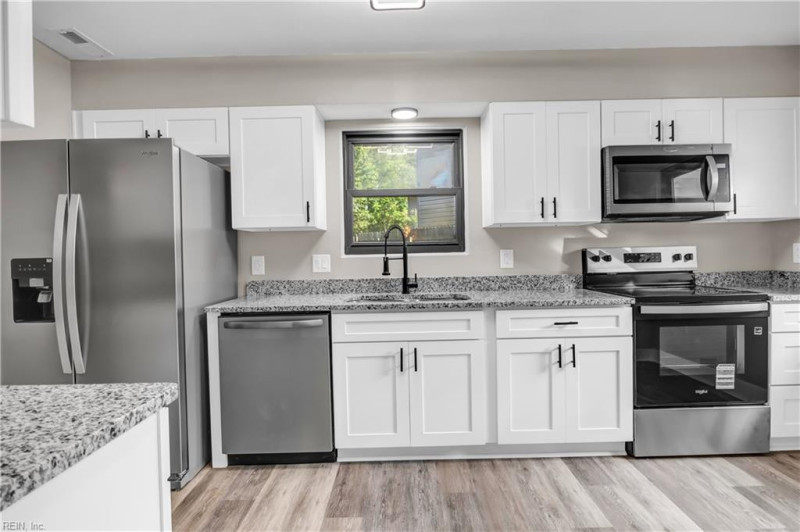 Photo 8 of 19 residential for sale in Chesapeake virginia