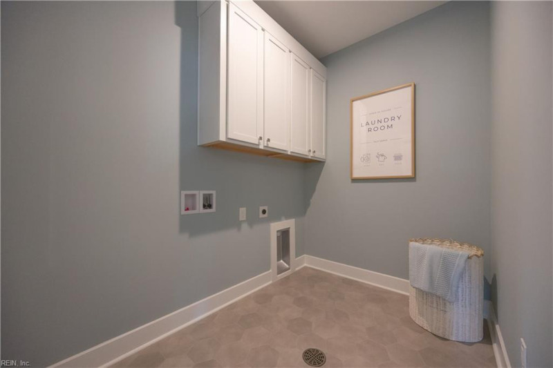 Photo 16 of 33 residential for sale in Chesapeake virginia