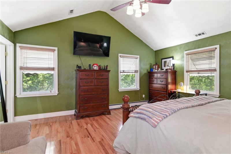 Photo 18 of 47 residential for sale in Norfolk virginia