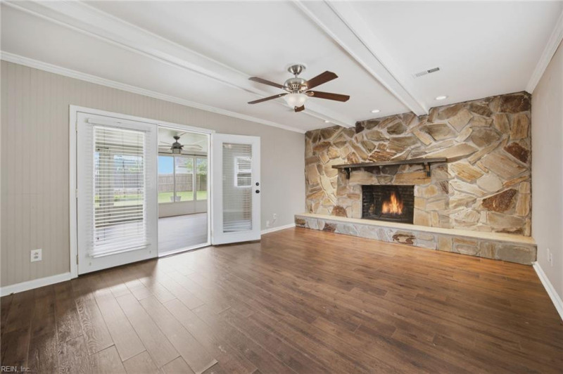 Photo 10 of 41 residential for sale in Chesapeake virginia