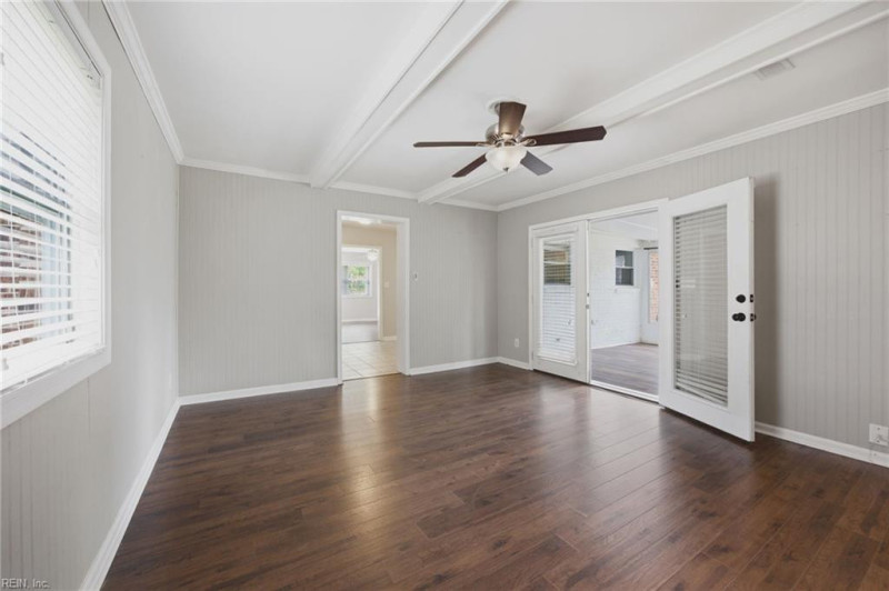 Photo 11 of 41 residential for sale in Chesapeake virginia