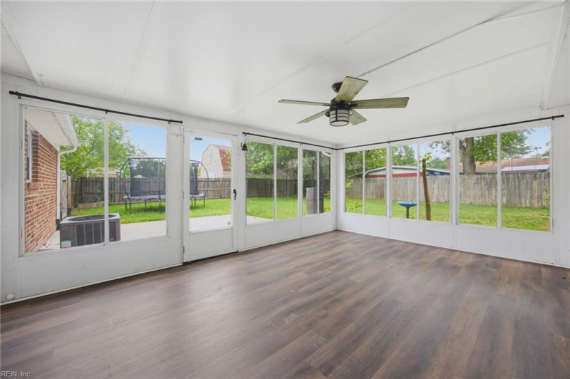 Photo 13 of 41 residential for sale in Chesapeake virginia