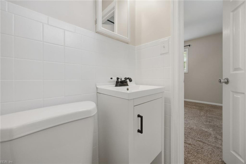 Photo 19 of 41 residential for sale in Chesapeake virginia