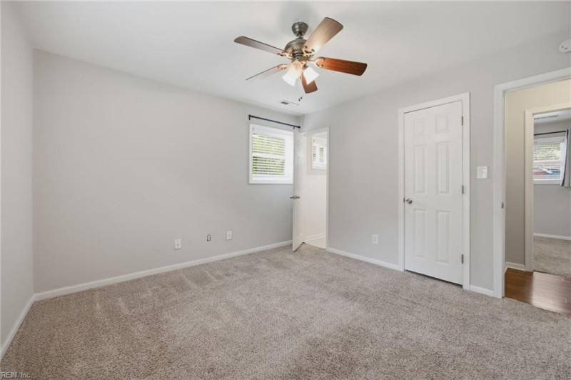 Photo 20 of 41 residential for sale in Chesapeake virginia