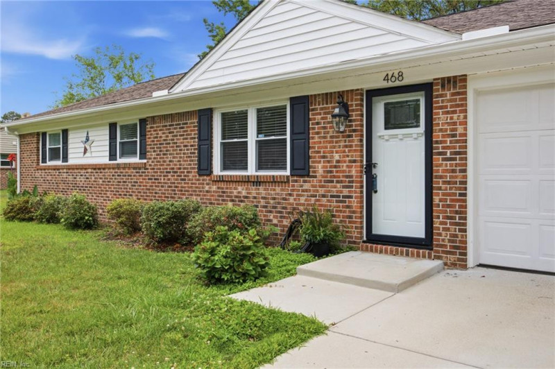 Photo 3 of 41 residential for sale in Chesapeake virginia