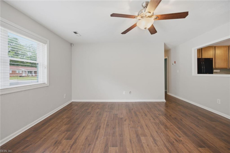 Photo 31 of 41 residential for sale in Chesapeake virginia
