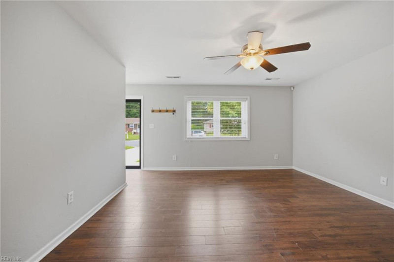Photo 33 of 41 residential for sale in Chesapeake virginia