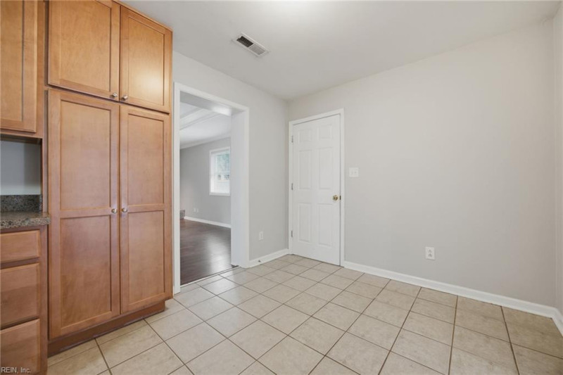 Photo 35 of 41 residential for sale in Chesapeake virginia