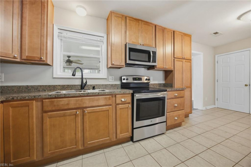 Photo 37 of 41 residential for sale in Chesapeake virginia