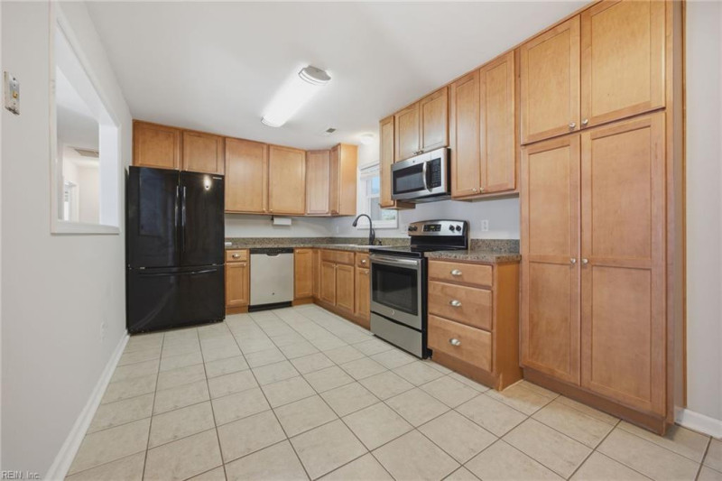 Photo 38 of 41 residential for sale in Chesapeake virginia