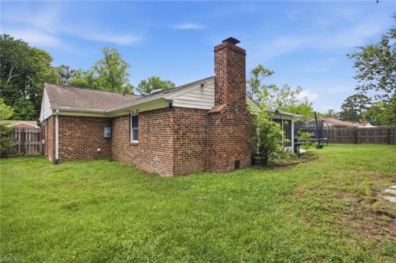 Photo 7 of 41 residential for sale in Chesapeake virginia