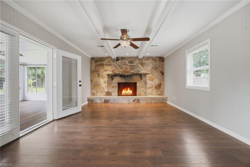 Photo 8 of 41 residential for sale in Chesapeake virginia