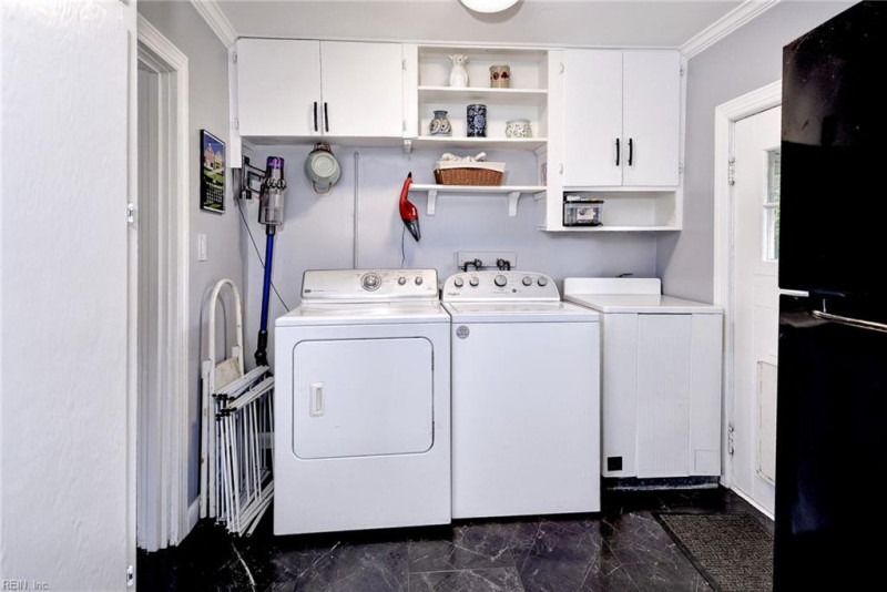 Photo 18 of 47 residential for sale in Newport News virginia