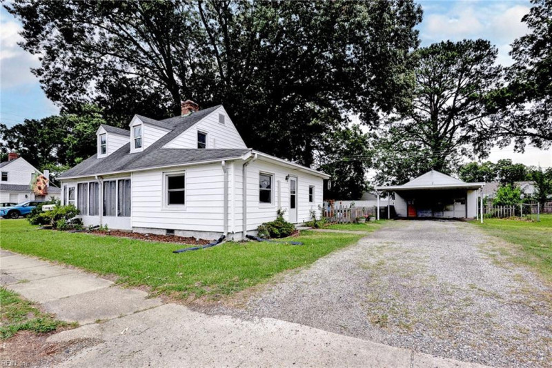 Photo 5 of 47 residential for sale in Newport News virginia