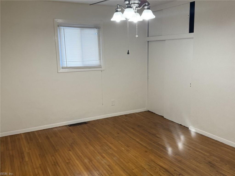 Photo 11 of 12 residential for sale in Norfolk virginia