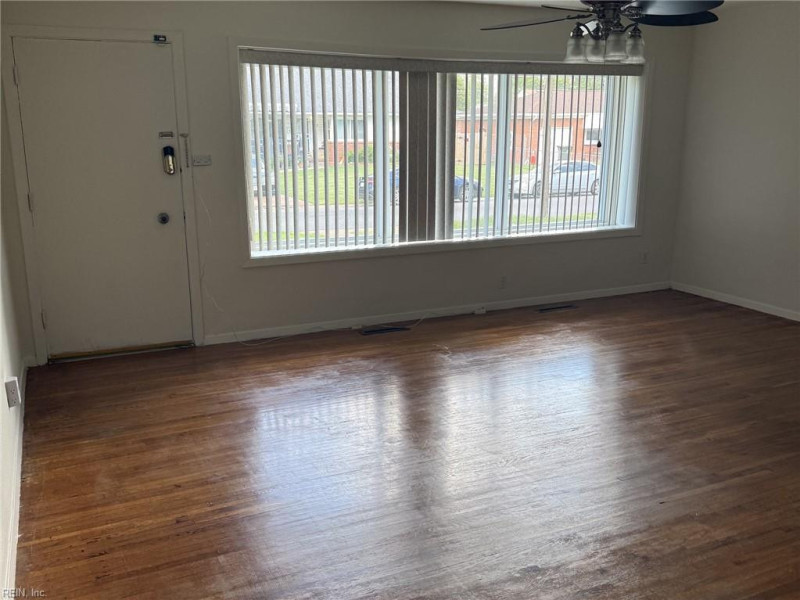Photo 4 of 12 residential for sale in Norfolk virginia