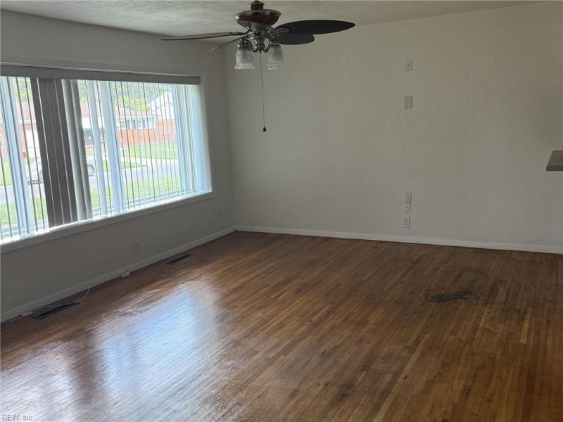 Photo 5 of 12 residential for sale in Norfolk virginia