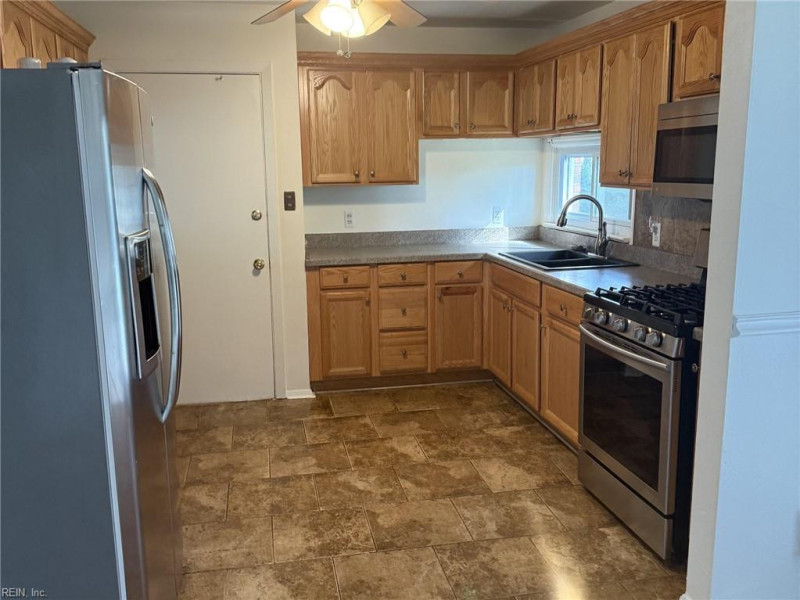 Photo 7 of 12 residential for sale in Norfolk virginia