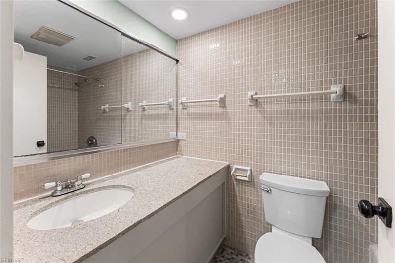 Photo 11 of 36 residential for sale in Norfolk virginia