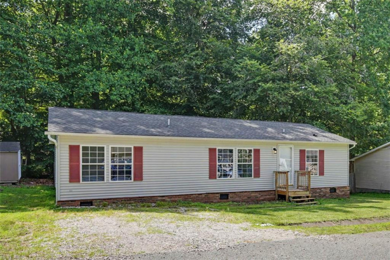 Photo 1 of 40 residential for sale in James City County virginia