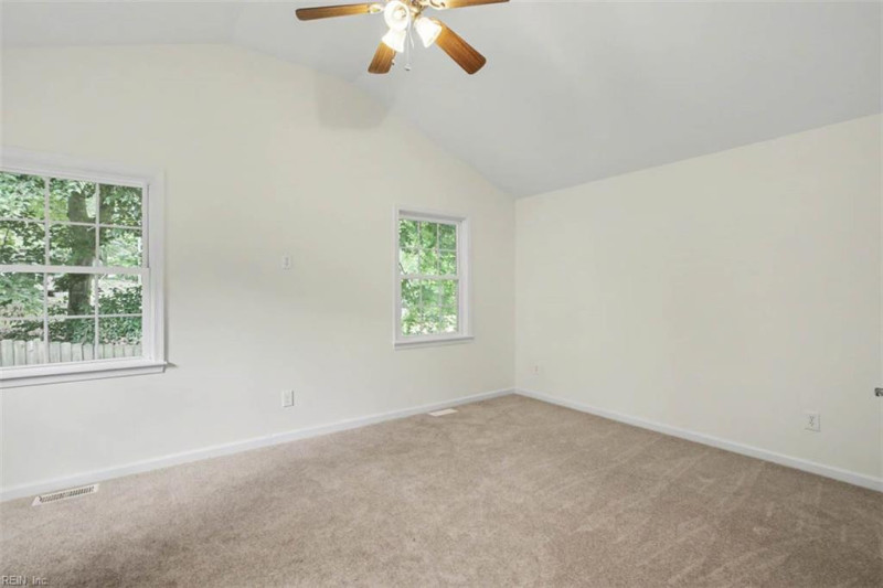 Photo 14 of 40 residential for sale in James City County virginia