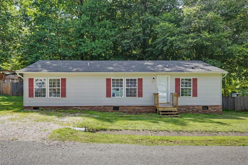 Photo 2 of 40 residential for sale in James City County virginia