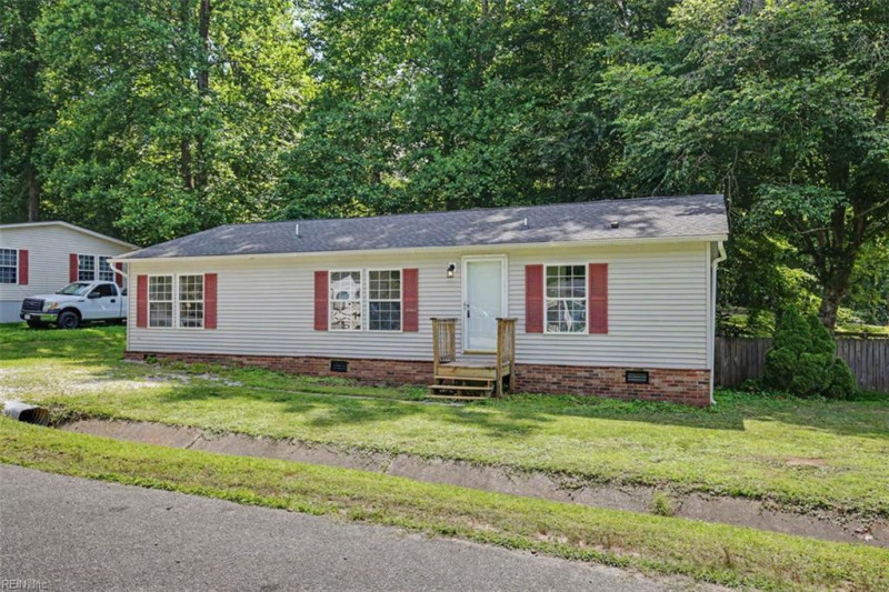 Photo 3 of 40 residential for sale in James City County virginia