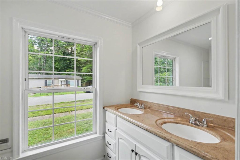 Photo 30 of 40 residential for sale in James City County virginia