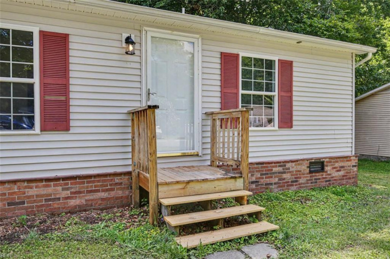 Photo 4 of 40 residential for sale in James City County virginia