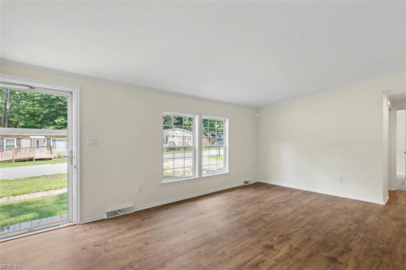 Photo 7 of 40 residential for sale in James City County virginia