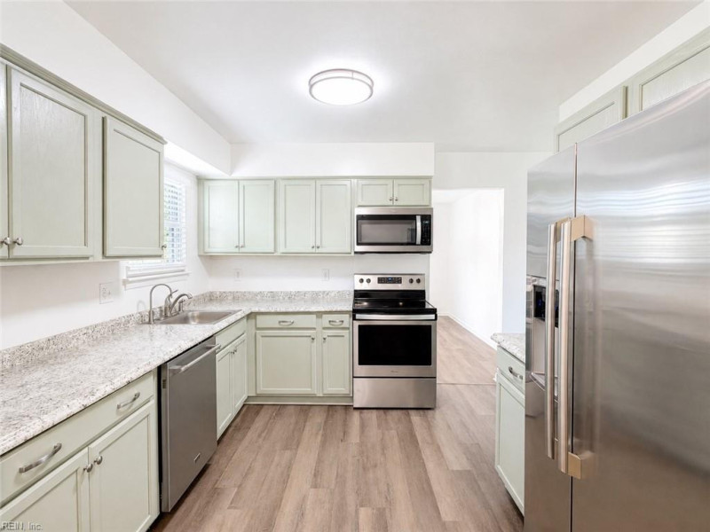 Photo 10 of 36 residential for sale in Virginia Beach virginia