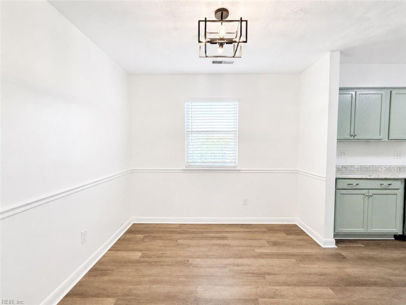 Photo 13 of 36 residential for sale in Virginia Beach virginia