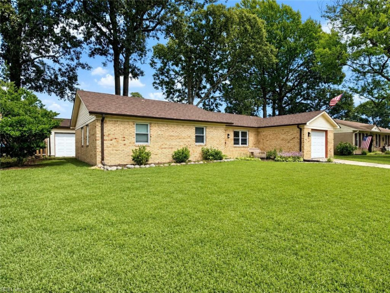 Photo 2 of 36 residential for sale in Virginia Beach virginia