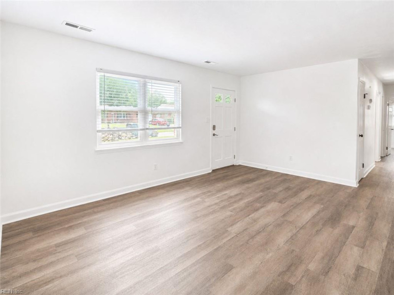 Photo 6 of 36 residential for sale in Virginia Beach virginia