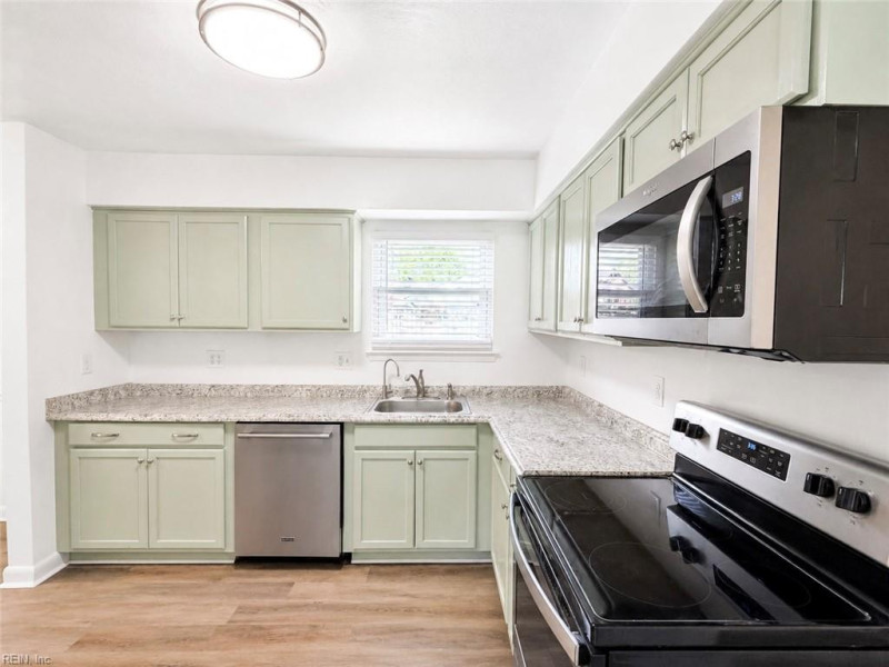 Photo 8 of 36 residential for sale in Virginia Beach virginia