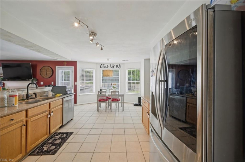 Photo 11 of 49 residential for sale in Hampton virginia